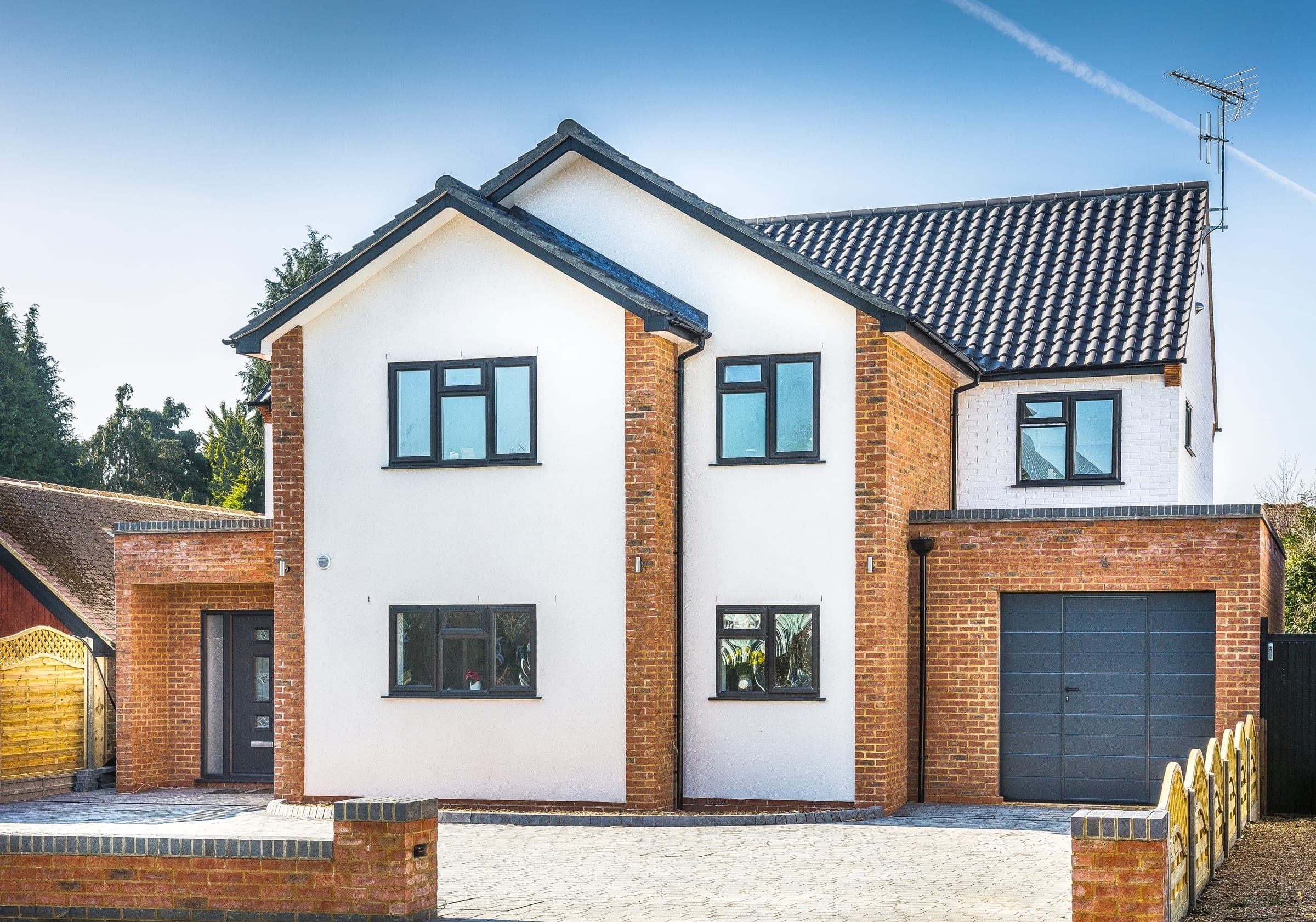 JCT Standard vs Design & Build. Which contract for your scheme?